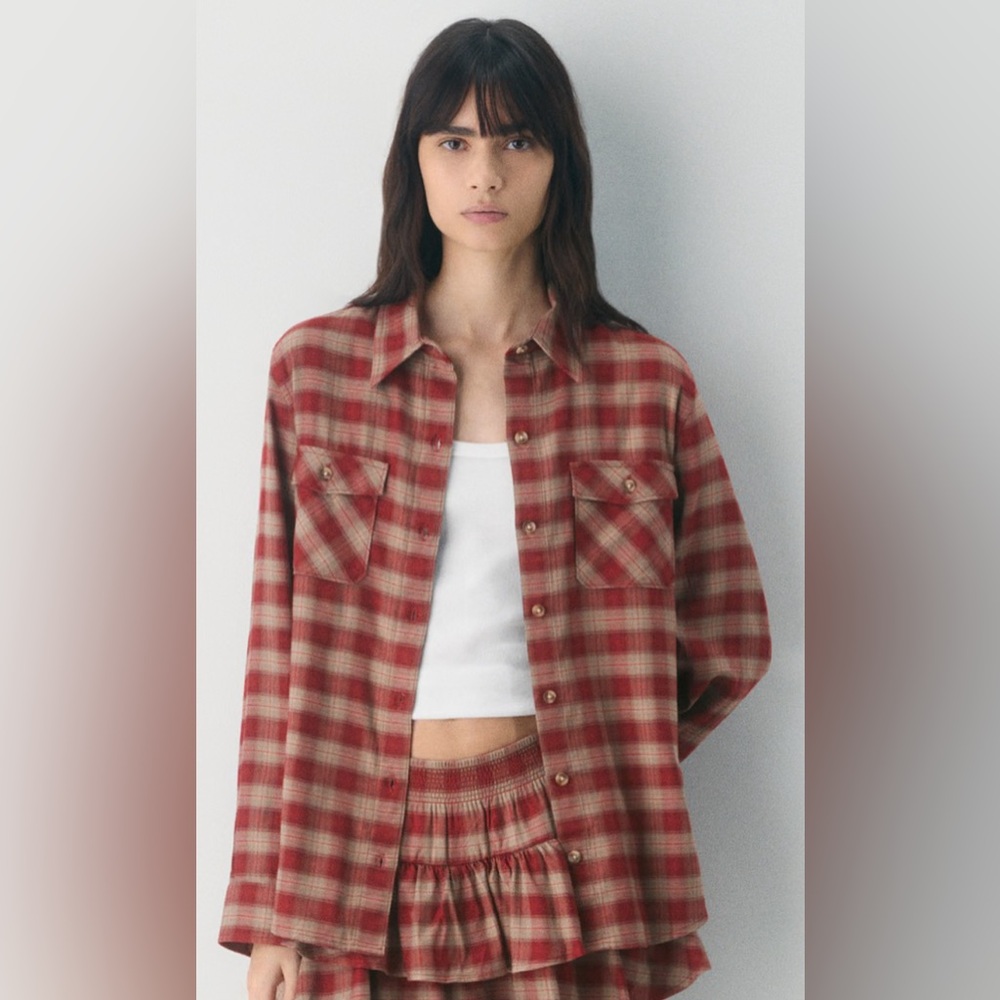 Aritzia Button-Down Shirt - XS